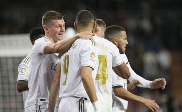 2-0. Toni Kross celebró el segundo tanto con Karim Benzema.