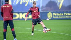 08/12/23 CADIZ CF ENTRENAMIENTO SEMANAL ROBERT NAVARRO