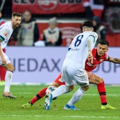 Aránguiz brilla con una asistencia en victoria del Leverkusen