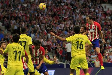 Ante el Villarreal, precisamente su primer equipo en España, Diego Godín superó a Luis Amaranto Perea como el jugador extranjero con más partidos con la elástica rojiblanca.
