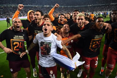 El Galatasaray alcanzó su título número 24 en la liga turca producto de sus 33 victorias, 3 empates y 2 derrotas. Convirtió un total de 92 goles y recibió 26. Sumó 102 puntos.