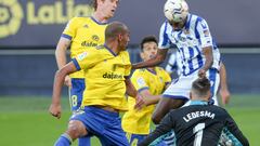 Isak, de la Real Sociedad, marca su tanto.