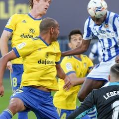 El líder sigue intratable