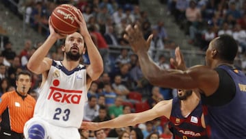 Sergio Llull lanza durante las semifinales de la Supercopa.