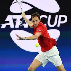 Wimbledon bans Russian and Belarusian players from 2022 Championships