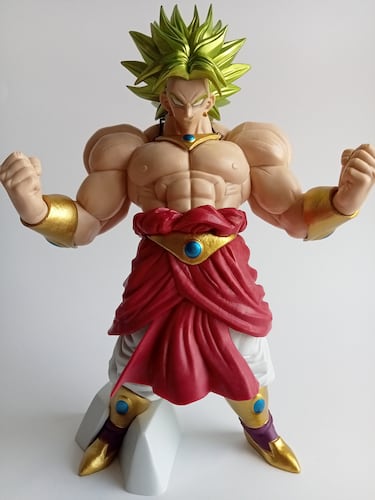 La salvaje evolución del Broly de ‘Dragon Ball Z’ en dos bestiales figuras del Saiyan Legendario