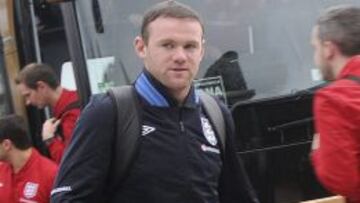 Inglaterra visita a Montenegro con el liderato en juego