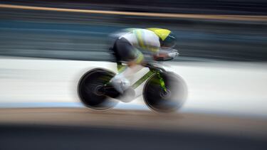 La australiana Emily Petricola, durante una prueba de persecución de los Mundiales de Ciclismo de Glasgow, en el velódromo Sir Chris Hoy.