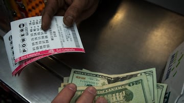 Un jugador de Michigan acertó los números ganadores del sorteo del Powerball del 1 de enero, llevándose el premio mayor de $842 millones.