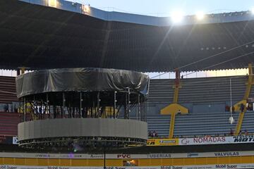 Así se vivió en el Estadio Jalisco la suspensión del encuentro de la Jornada 8 entre Zorros y Felinos por la nueva pantalla central del inmueble.