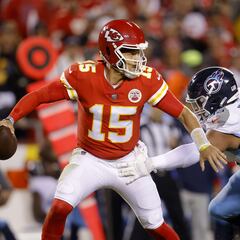 Eagles y Patrick Mahomes dominan a la mitad de la temporada