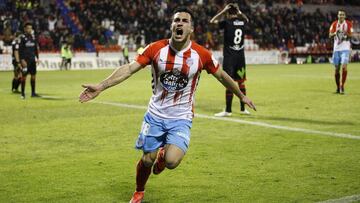 Joselu, jugador del Lugo, celebra un gol. 