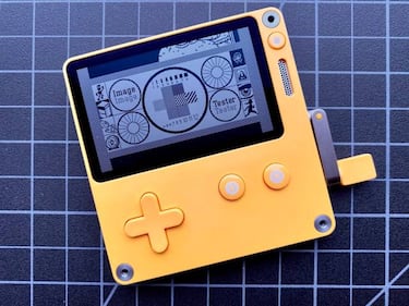 Playdate, la portátil con manivela, presenta sus primeros juegos, reservas y precio