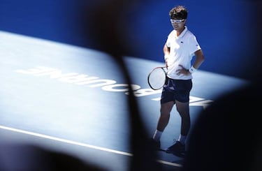 Chung continues dream run as he eases into the semis