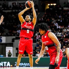 Okoye lidera al Zaragoza, que se acerca a la Copa arrollando