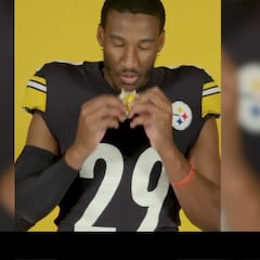 WATCH: Steelers players try Mexican candy for Day of the Dead