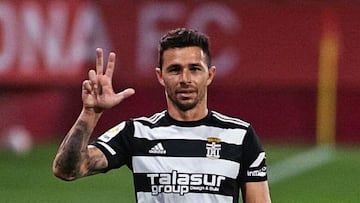 Rubén Castro celebra un gol con el Cartagena