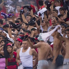 Barristas del Atlas sacan mantas en Guadalajara