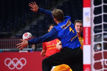 Remontada de los 'Hispanos' para clasificarse a semifinales. La selección masculina de balonmano vence 34-33 a Suecia y estará entre las cuatro mejores de la cita olímpica.