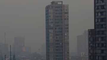 Por qué hay tanto humo en Santiago: razones de la alerta ambiental y así es la calidad del aire en tu comuna