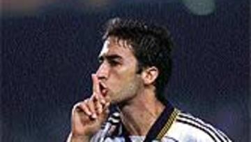 <b>BIGOLEADOR.</B> Raúl mandó callar al Camp Nou en la 99-00.