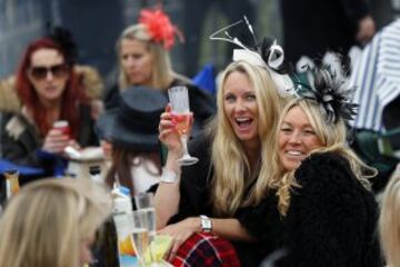 Mucho glamour en el Investec Ladie's Day de Epsom Dows