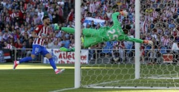 Carrasco marca el 2-0.