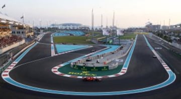 Kimi Raikkonen durante la carrera en Abu Dhabi.