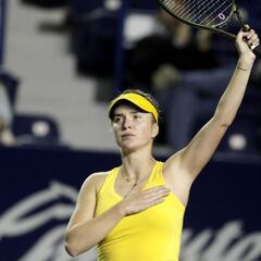 What is Ukrainian tennis player Elina Svitolina doing to help her country?