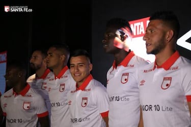 Independiente Santa Fe presenta sus camisetas para el 2019