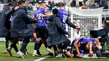 Celebración del 1-2 del Córdoba en Castalia