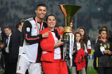 Cristiano Ronado junto a su madrie Mar¨ªa Dolores Aveiro.