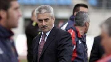 <b>PUESTOS DE DESCENSO. </b>El Almería vuelve a cambiar de entrenador esta campaña y destituye a Alfonso González 'Fabri'.