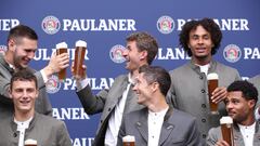 La tradicional foto de la plantilla muniquesa vestida de bávaro