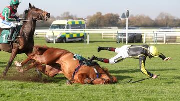 'Camacho Man' lanza por los aires a Twiston Davies