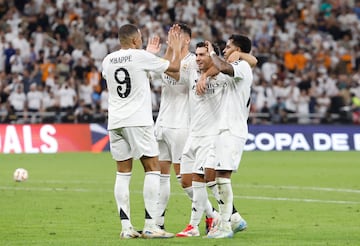 2-0. El conjunto madridista celebra el segundo tanto.