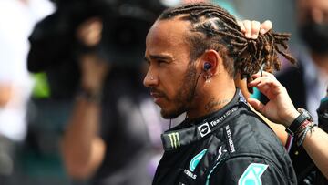 Lewis Hamilton en la parrilla del GP de Austria preparándose para la carrera.