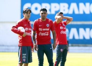 La Roja recibió la visita de los niños de la Teletón