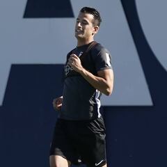 Luis Hernández mejora, pero está casi descartado