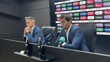 Arribas, junto a Víctor Alonso.