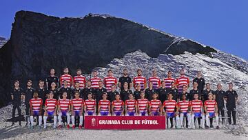 Foto oficial del Granada en el Veleta.