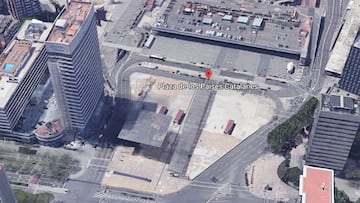 La Plaza de los Países Catalanes de Barcelona, vista desde el aire, frente a la Estación de Sants.