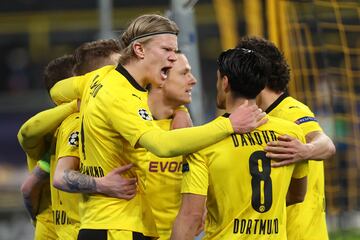 1-0. Erling Haaland celebró el primer gol.