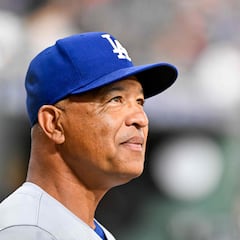 What signings did the Dodgers make before the trade deadline?