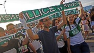 La afición del Elche exige la permanencia en Primera.