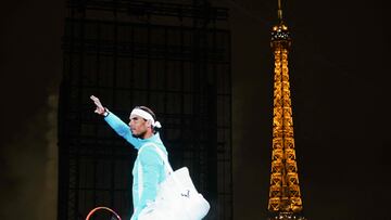 Rafa Nadal se despide del tenis en la Copa Davis en Málaga. Nike y París le han homenajeado proyectando sus imágenes en la Plaza de Trocadero de la capital francesa, donde ganó 14 Roland Garros.