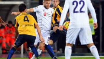 El defensor mexicano en el partido contra la Fiorentina el 28 de octubre.