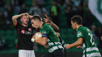 LISBON, PORTUGAL - FEBRUARY 16:  Sebastian Coates of Sporting CP  celebrates scoring Sporting CP  goal during the UEFA Europa League knockout round play-off leg one match between Sporting CP and FC Midtjylland at Estadio Jose Alvalade on February 16, 2023 in Lisbon, Portugal. (Photo by Carlos Rodrigues/Getty Images)