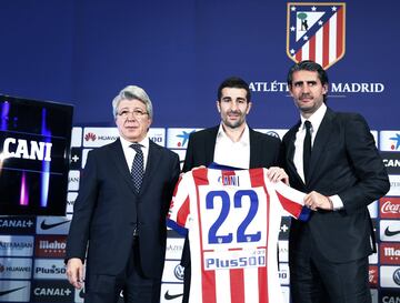 Cani, cedido, 33 a?os, (villarreal). Lleg¨® cedido aquel invierno... para ver pasar la vida en Madrid, poco m¨¢s. De sus seis meses en el Atleti hay poco que contar.
