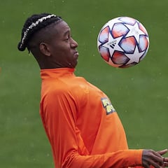 Vitao: "Veía vídeos de Sergio Ramos para aprender"